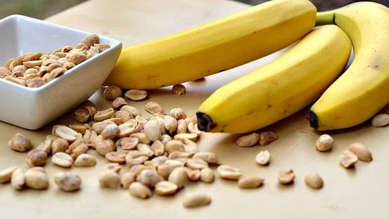 benefits of groundnuts and banana milk