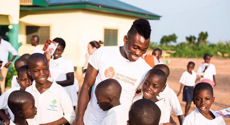 Watch as Chelsea, Newcastle, and Everton help finish Christian Atsu’s school in Ghana in the video